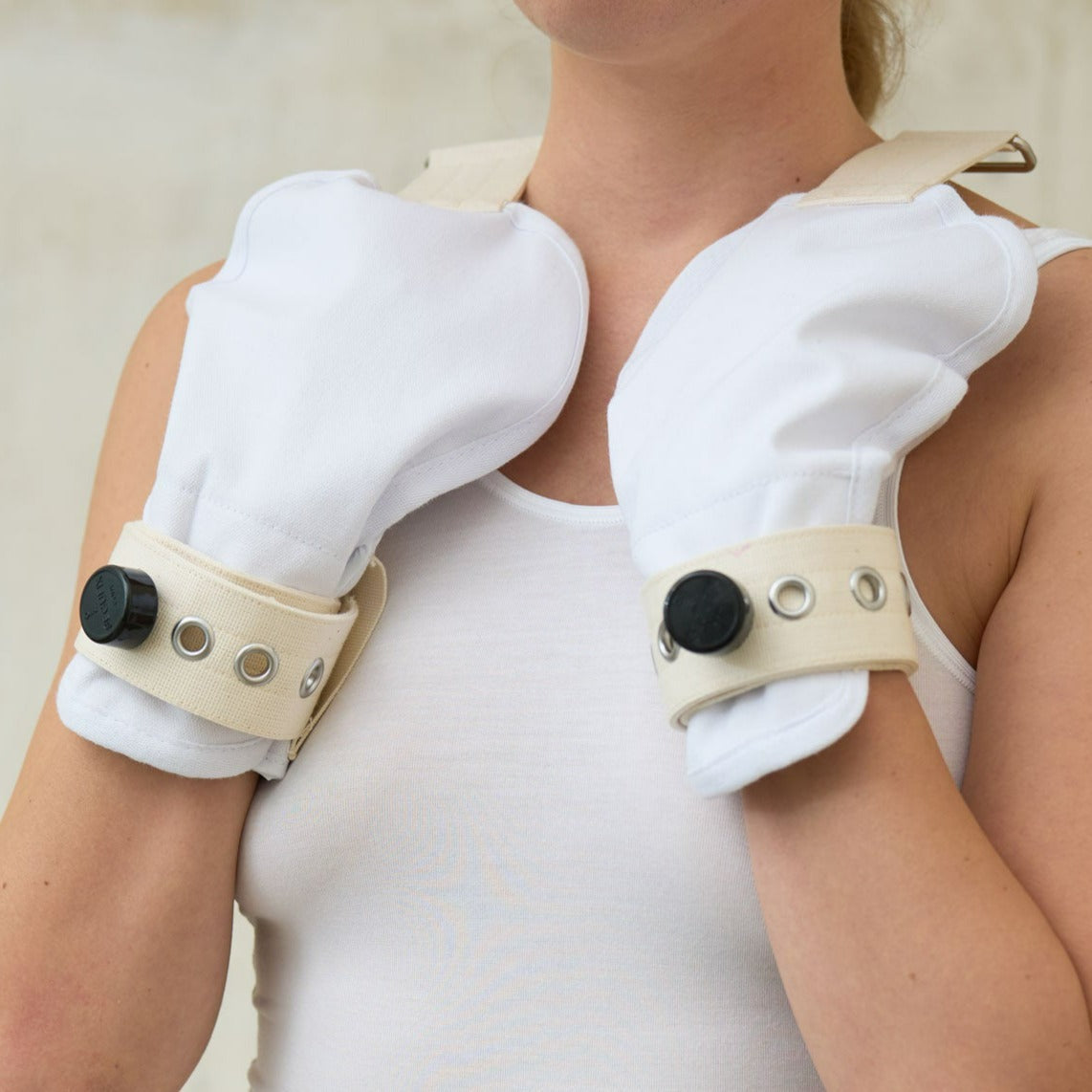 BDSM Mittens Punishment Set White